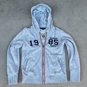 Tommy Hilfiger Gray Hoodie with Navy Accents